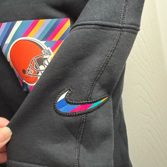 Nike Cleveland Browns Crucial Catch Hoodie - Picture 5 of 6